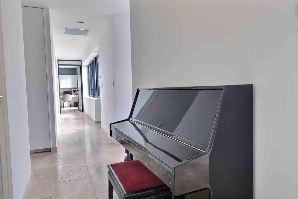 Villa Sous Le « Figuier » à Cornillon-Confoux Extérieur photo