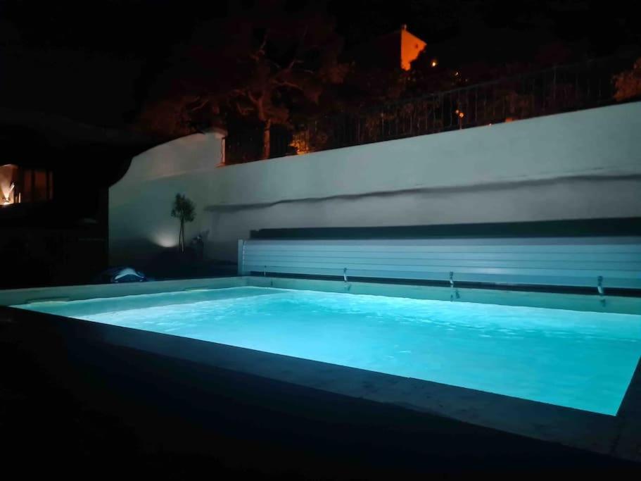 Villa Sous Le « Figuier » à Cornillon-Confoux Extérieur photo